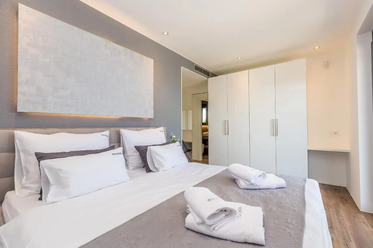 Villa Quadra With Heated Pool Pinezići Croácia
