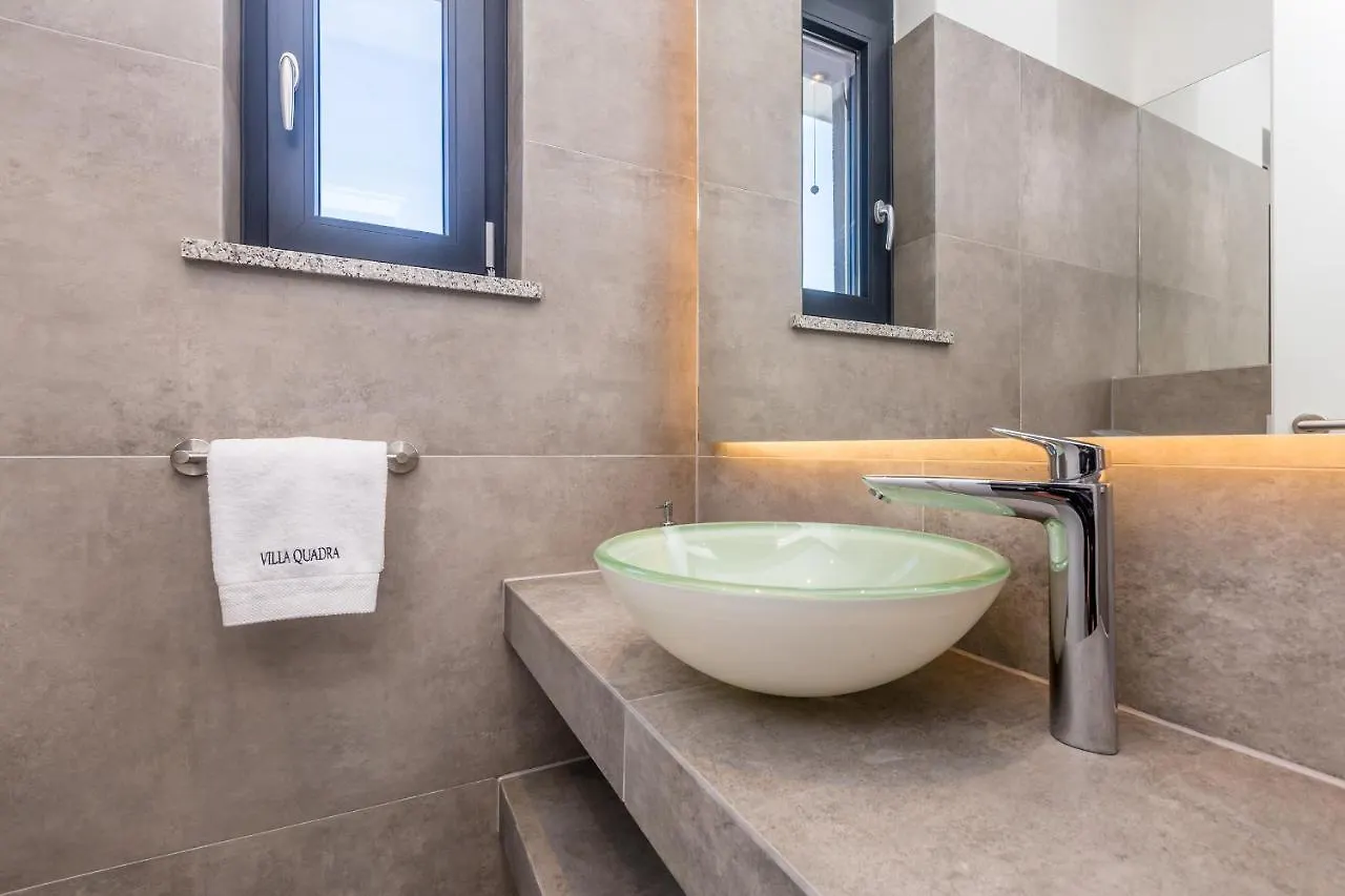 Villa Quadra With Heated Pool Pinezići