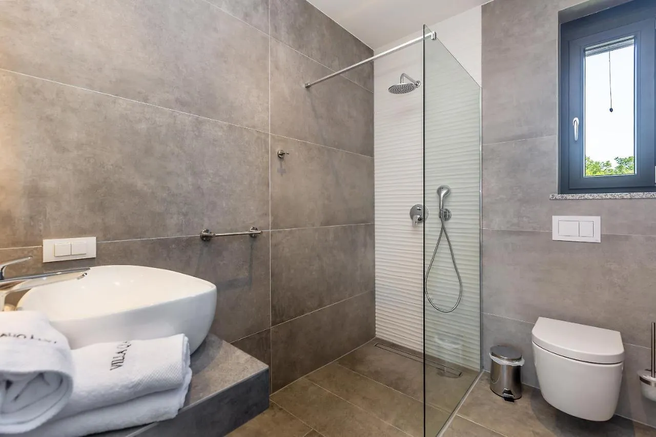 Pinezići Villa Quadra With Heated Pool קרואטיה